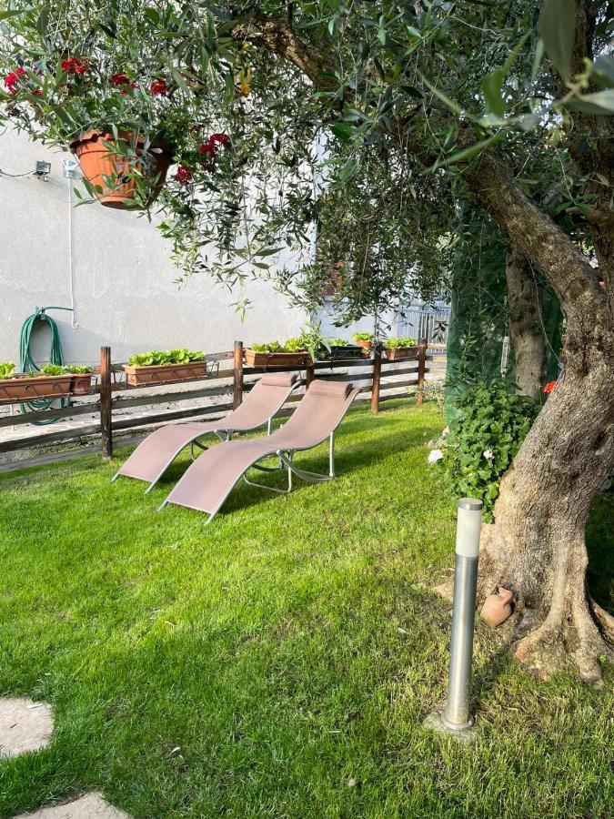 Casa Vacanze Collina Del Lago Pastrengo Bagian luar foto