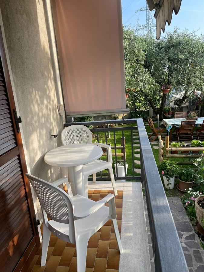 Casa Vacanze Collina Del Lago Pastrengo Bagian luar foto